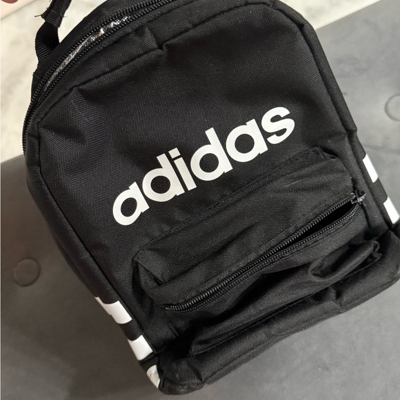 Adidas Classic Insulated Lunch Bag - Picture 4 of 8